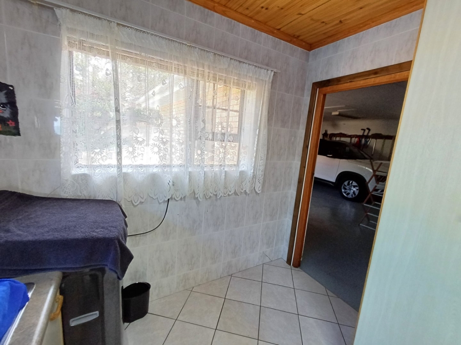 5 Bedroom Property for Sale in Dana Bay Western Cape